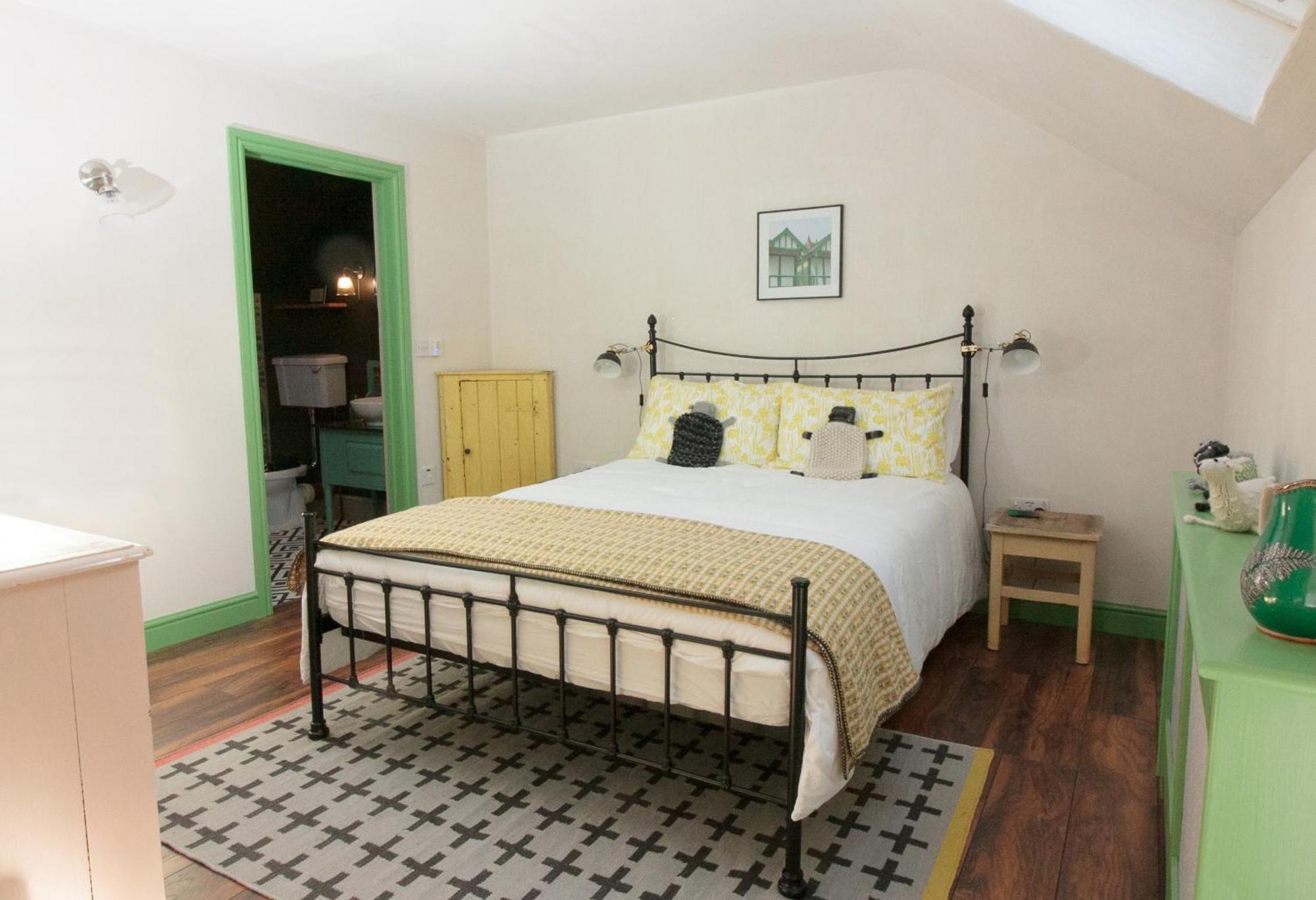 Creatively Converted Barn In Accessible Rural Spot Llanwrda Екстер'єр фото